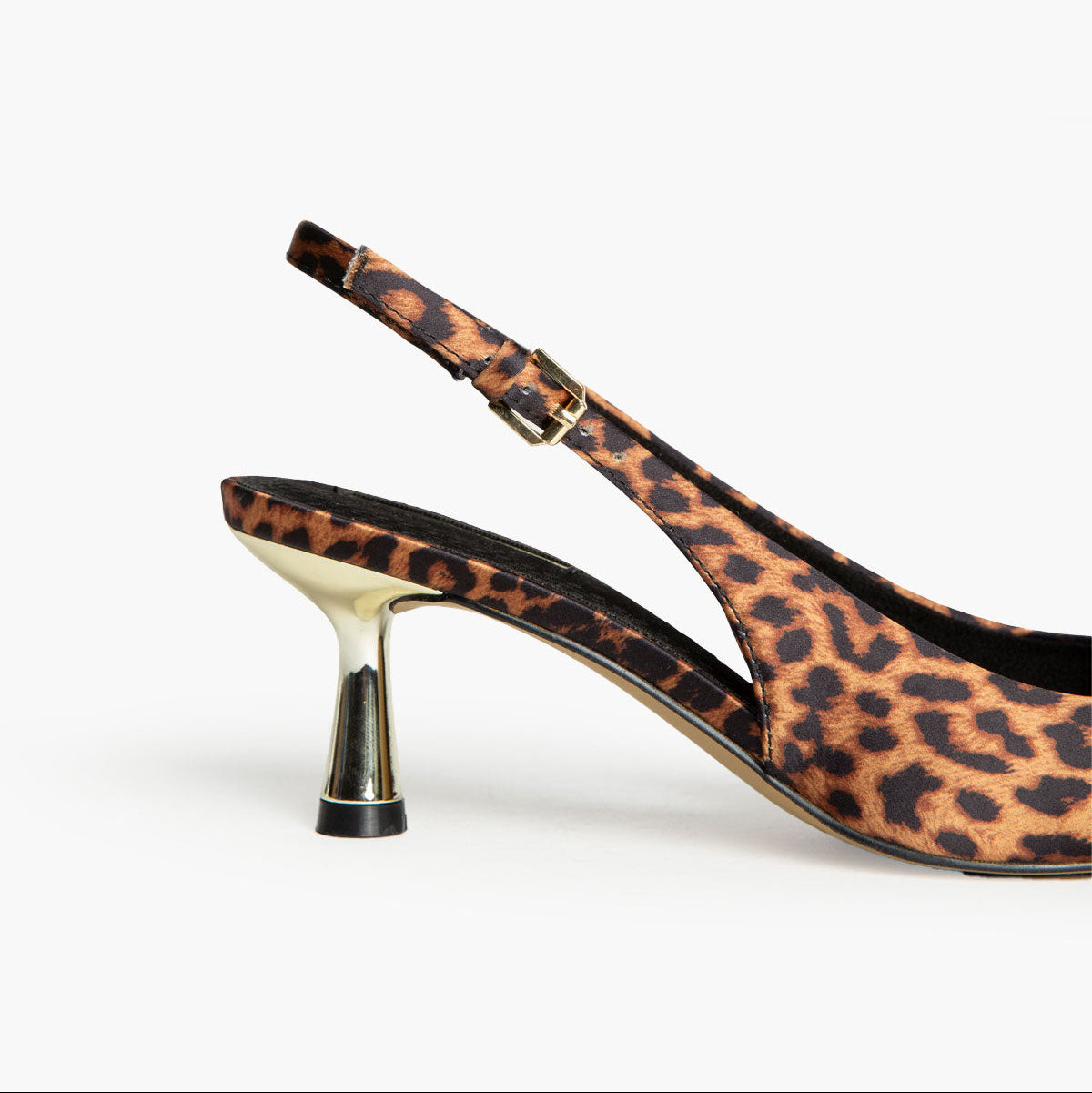 Zapatillas Leopardo M4582